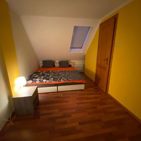 דירות גיולה Mimi Apartman מראה חיצוני תמונה