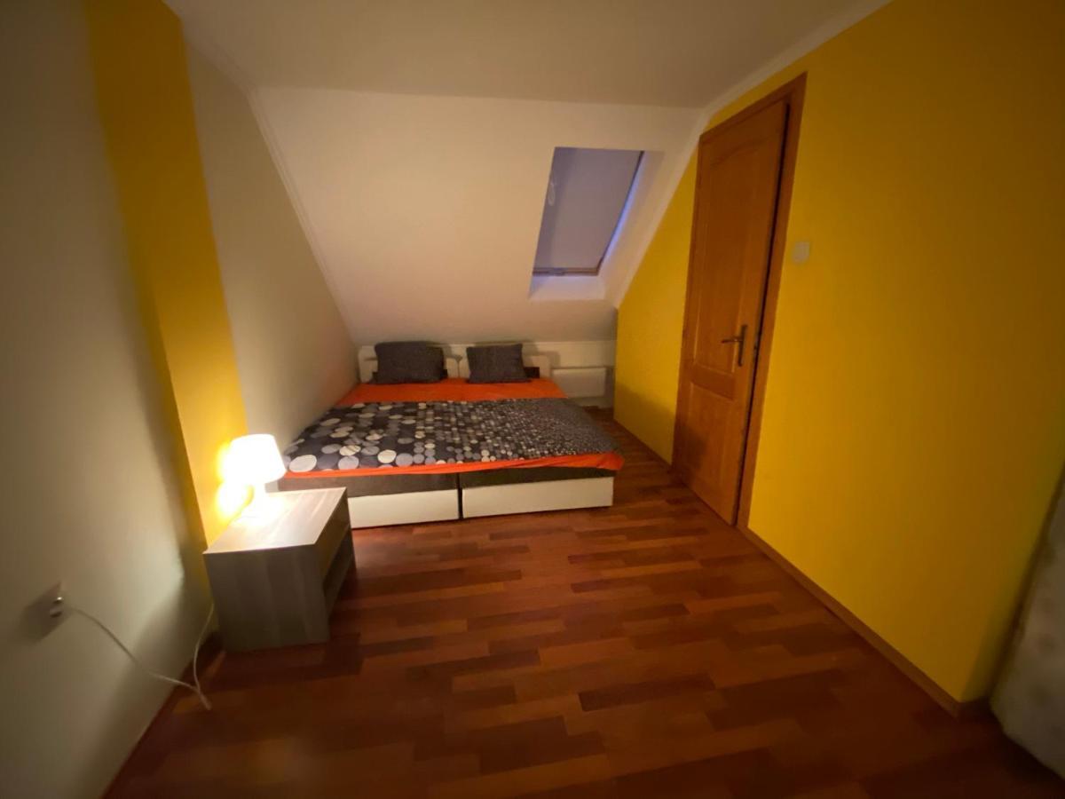 דירות גיולה Mimi Apartman מראה חיצוני תמונה